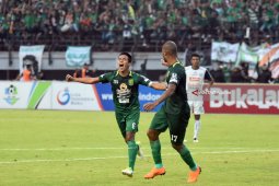 Gol Tunggal Misbakhus Solikin Antarkan Persebaya Taklukkan Arema FC (Video)