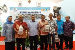 KKP Serahkan Bantuan Benih Kepada Pembudidaya Situbondo (Video)
