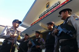 Penjagaan Pintu Masuk Polres Situbondo Diperketat