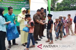 Kejari santuni anak yatim