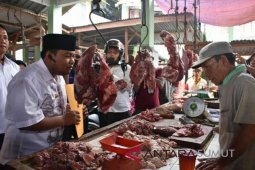 Harga daging meroket tanpa pengawasan dinas terkait