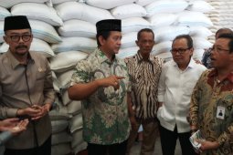 Stok Beras Bulog Jatim Cukup Sepuluh Bulan