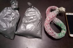 Polisi Tangkap Penjual Serbuk Petasan di Ponorogo