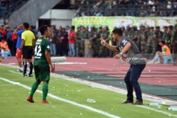 Pelatih: Kemenangan Persebaya Lawan Arema Sangat Spesial (Video)