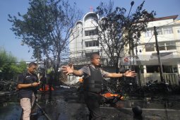 Polisi Duga Masih Ada Bom di Mobil