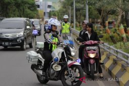 Kesibukan lalu lintas pagi awal Ramadhan berkurang