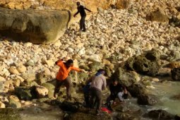 Tim SAR temukan satu dari dua warga tenggelam