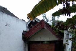 Densus 88 Gerebek Terduga Teroris di Mojokerto