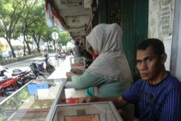Transaksi emas pinggiran jalan di Ambon sepi