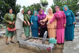 Gabungan organisasi wanita ziarah makam Pahlawan