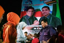 Paslon 'BERES' menyantuni anak yatim