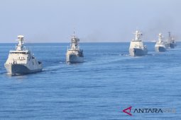 "sailing pass" armada kapal perang tutup MNEK 2018