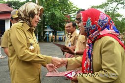 Enam  ASN Pemkab Batola Terima Penghargaan