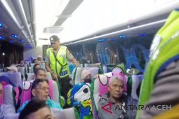 Tiap malam polisi bersenjata kawal bus penumpang