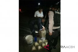 Polres Paser  musnahkan 536 botol miras dan narkoba