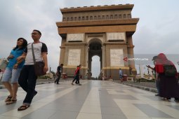 Ngabuburit di Monumen Simpang Lima Gumul