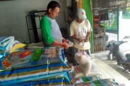 Pedagang di Bojonegoro Jual Beras Zakat  3 Kilogram/Paket