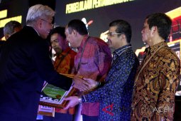 Semen Indonesia Terima Penghargaan Peringkat "Emas"