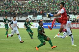 Video - 50 Ribu Bonek Saksikan Kemenangan Persebaya Versus Arema