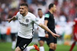 Dua gol Rebic bawa Frankfurt juarai Piala Jerman