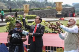 Presiden dan PM India bermain Layang-Layang