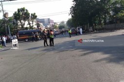 Polda Jatim: Serangan Bom Terjadi di Tiga Gereja (Video)