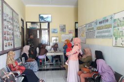 TNI Bantu intensifkan Program KB di Ponorogo