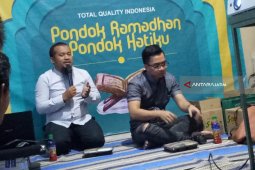 Johan Yan Gratiskan Haji 8 Karyawan Muslim