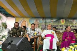 Uskup Manado harapkan umat jadi pembawa damai