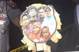 Mengorbankan anak-istri dalam aksi terorisme?