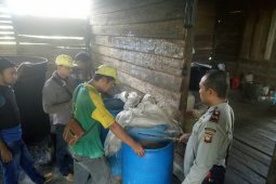 Polsek Beduai gerebek tempat pembuatan miras