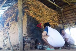 Membakar asa di tumpukan bata