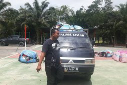 Satgas Pamtas gagalkan penyeludupan ratusan karung bawang putih ilegal