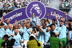 Kalahkan Everton, Manchester City geser Liverpool dari puncak klasemen