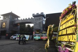 Masyarakat gelar doa bersama di Mabes Polri
