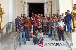 Sekretariat DPRD dan Jurnalis Jatim Kunjungi DPRD Jambi