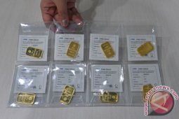 Emas naik setelah imbal hasil obligasi AS turun
