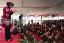 Risma : Gotong Royong Bukan Sekadar Kerja Bakti