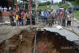 Pemkab benahi jalan longsor Sibolangit-Birubiru