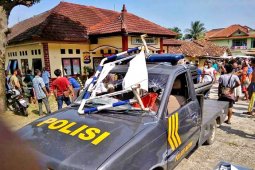 Massa Serang Mapolsek Bayah