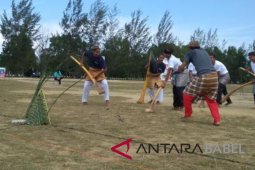 Pemkab Bangka Barat apresiasi pelestarian permainan "niok sorong"