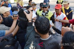 Gubernur minta perusahaan utamakan rekrut pekerja lokal