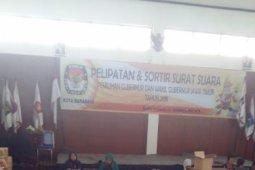 KPU Surabaya Mulai Lakukan Pelipatan Kertas Suara Pilkada Jatim