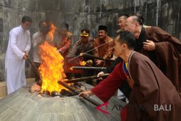 Pengambilan Api Dhamma Waisak