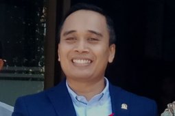 Lawmaker calls for review of visa free visit policy