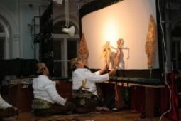 Wayang Kulit Bius Warga Rusia
