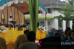 Halal bihalal warnai hari pertama kerja