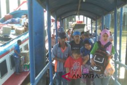 Pemudik asal Malaysia padati pelabuhan Teluk Nibung