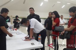 Ditresnarkoba tes urine pilot dan kru pesawat