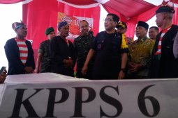 Jelang Pilkada Jatim, Pangdam-Kapolda Jatim Tinjau TPS di Situbondo